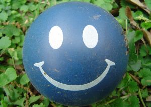 800px-Happy_face_ball